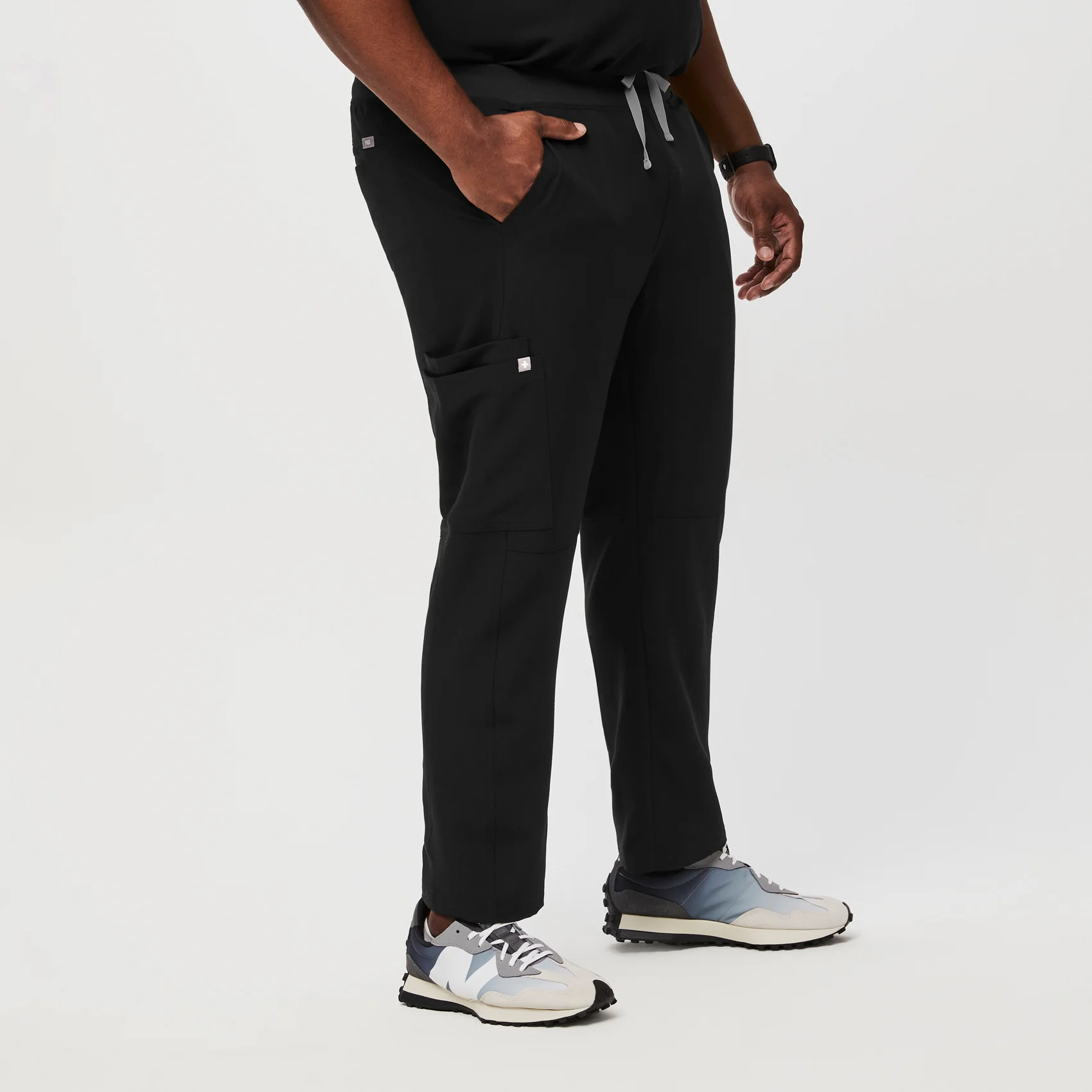 men's Black Axim™ - Tall Cargo Scrub Pants (3XL - 6XL) - Image 3