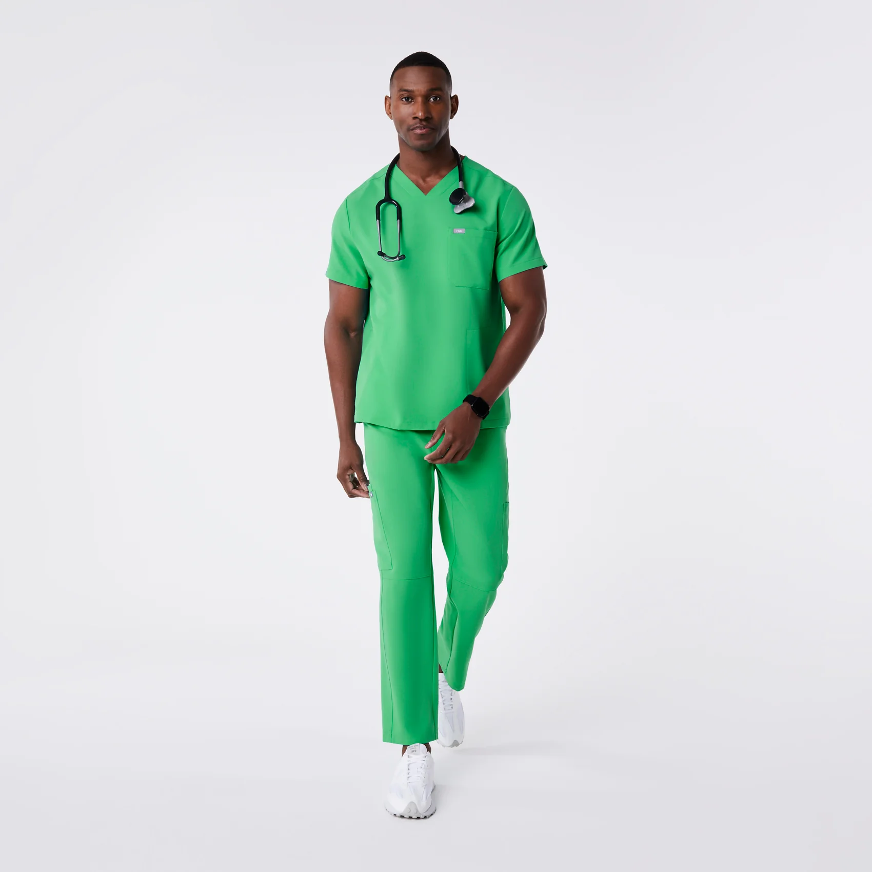 men's Emerald Chisec - Three-Pocket Scrub Top™ - Image 2