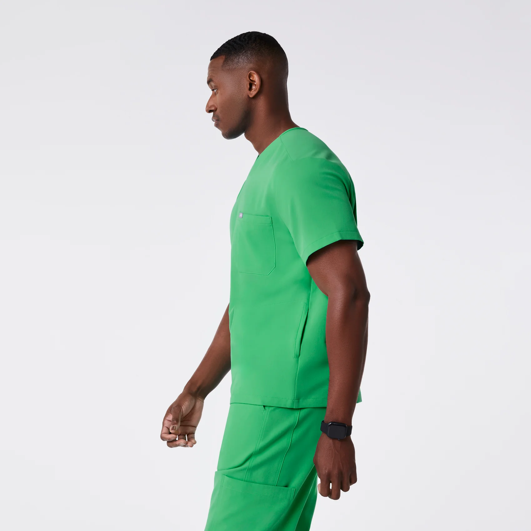 men's Emerald Chisec - Three-Pocket Scrub Top™ - Image 3
