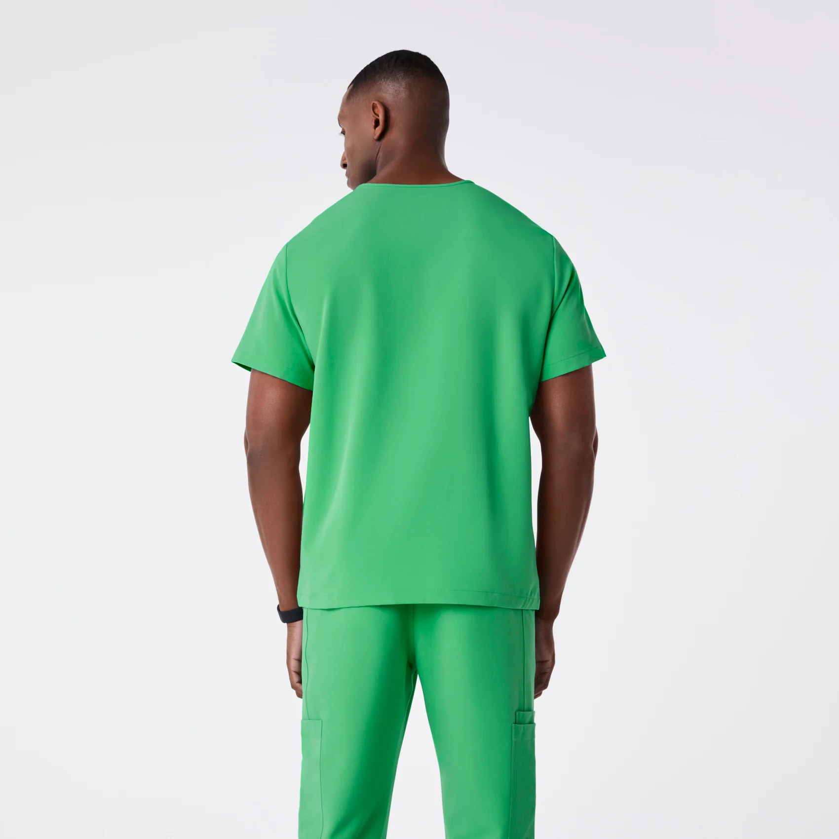 men's Emerald Chisec - Three-Pocket Scrub Top™ - Image 4