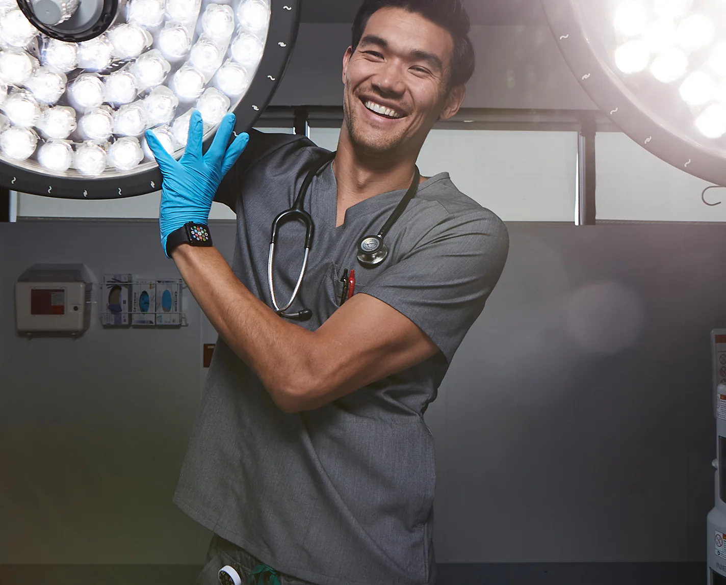 Men's Ceil Blue Leon™ - Three-Pocket Scrub Top - Image 8