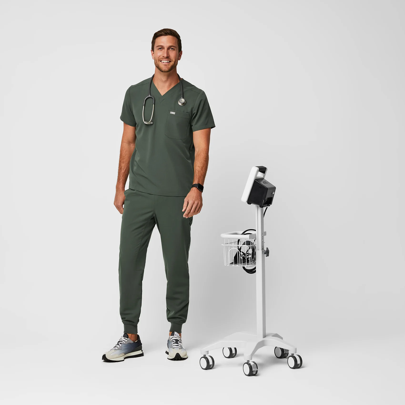 Men's Moss Leon™ - Three-Pocket Scrub Top - Image 2