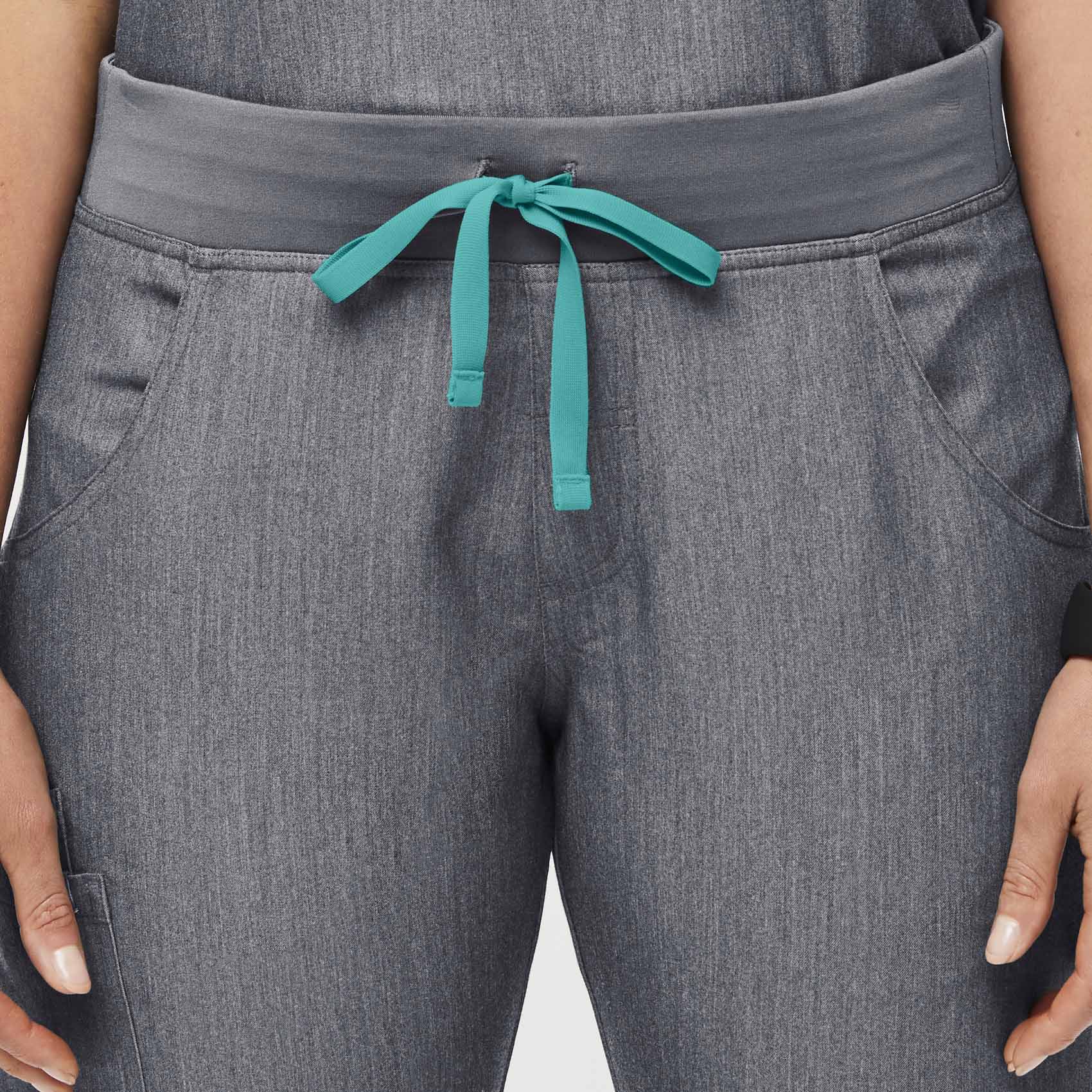 women's Graphite Kade™ - Tall Cargo Scrub Pants (3XL - 6XL) - Image 5