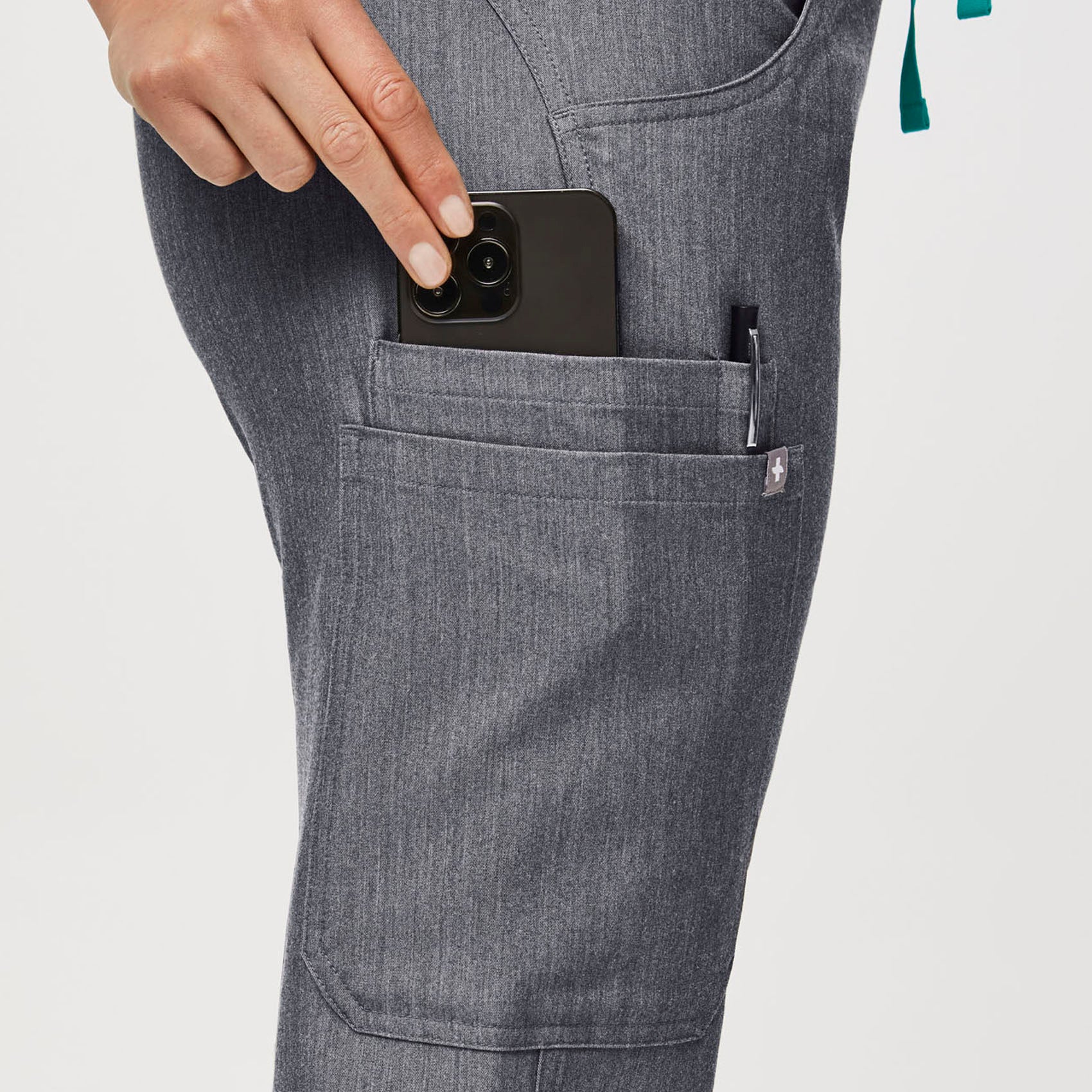 women's Graphite Kade™ - Tall Cargo Scrub Pants (3XL - 6XL) - Image 6