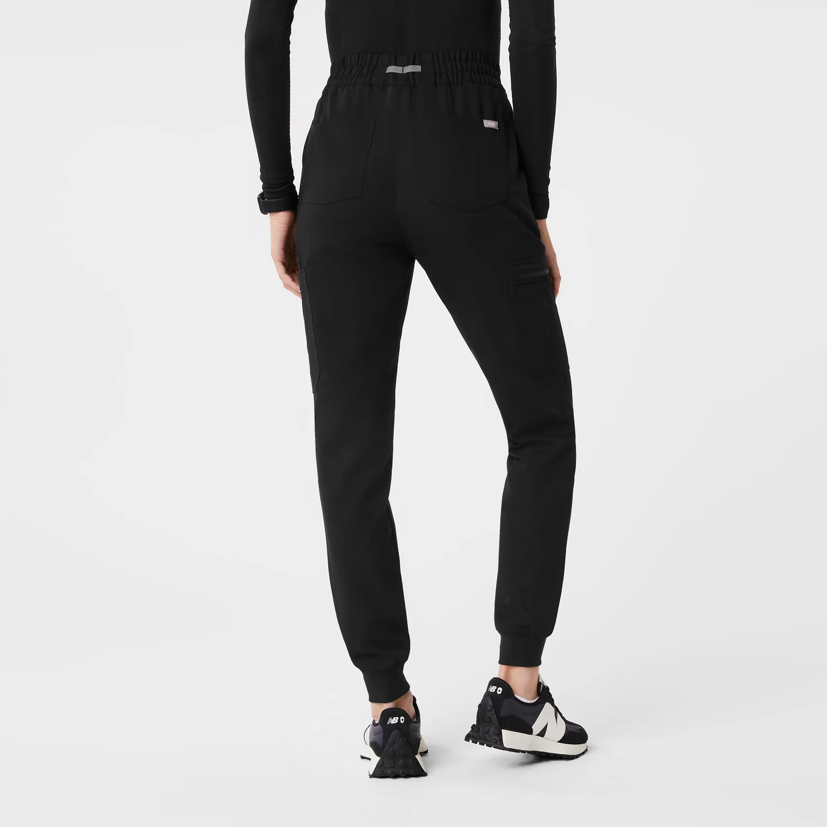 women's Black High Waisted Uman Relaxed - Petite Jogger Scrub Pants - Image 4